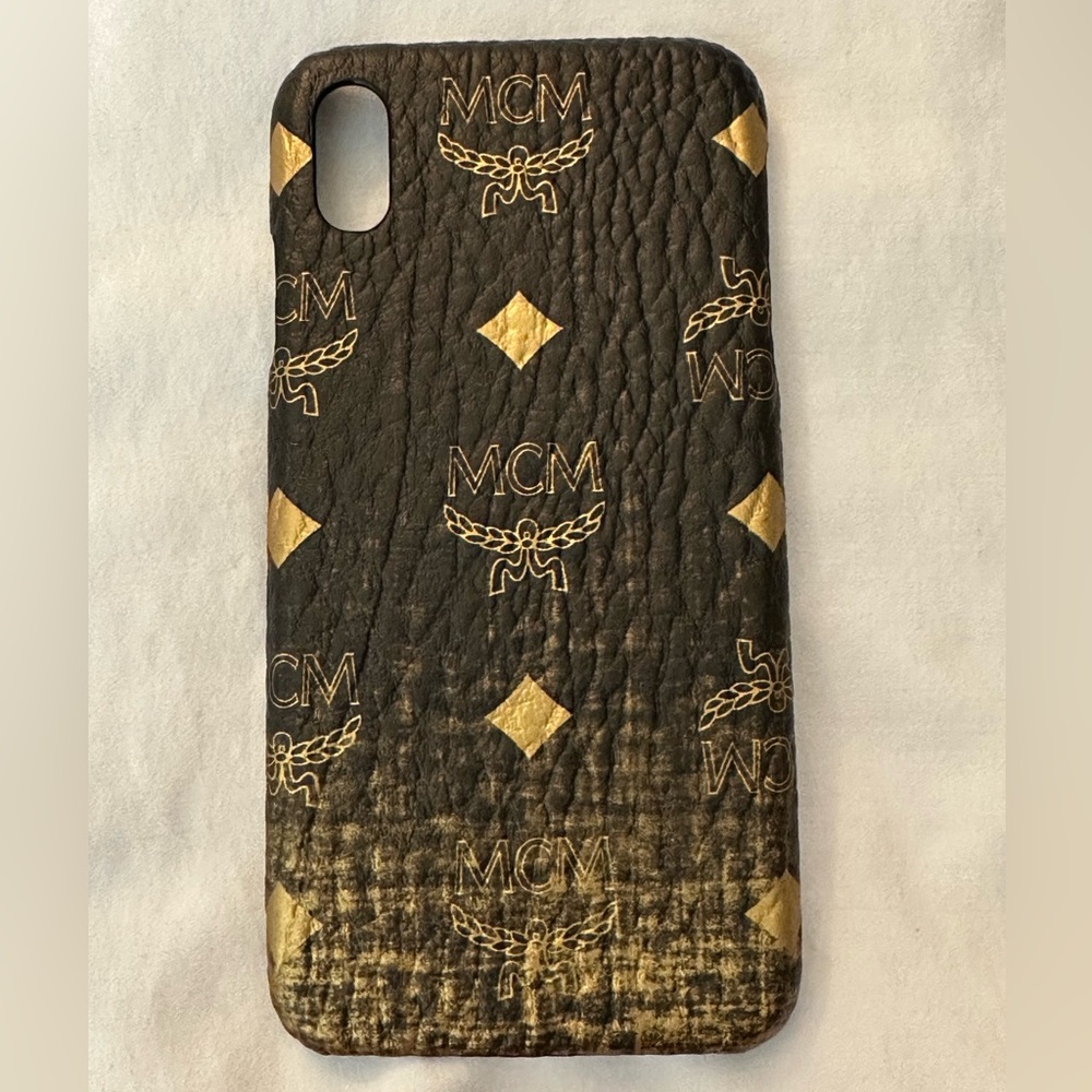 Authentic MCM Phone XS Max Case Gold Gradation
Visetos MZE9AVI49DG001
